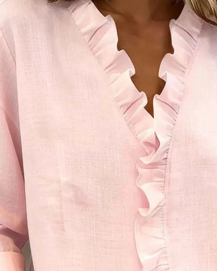 Chiara™ | Blusa con escote en V y volantes delicados