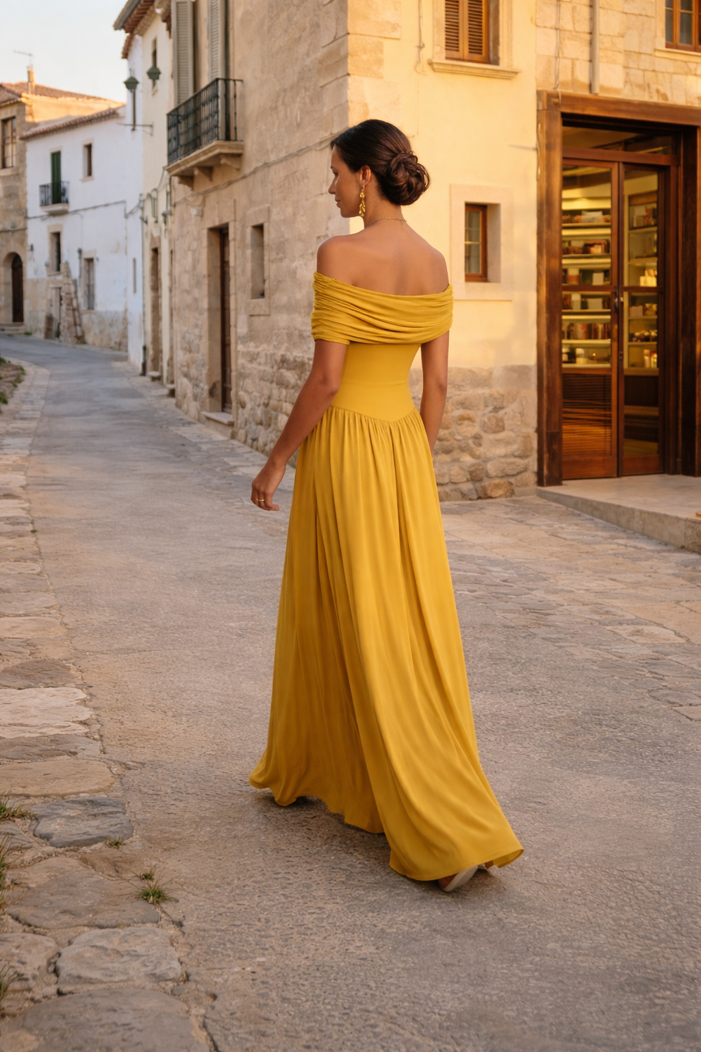 Renata · Vestido largo de caída sofisticada