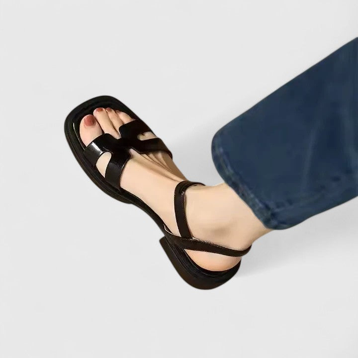 Caelia™ | Sandalias de verano con tira clásica