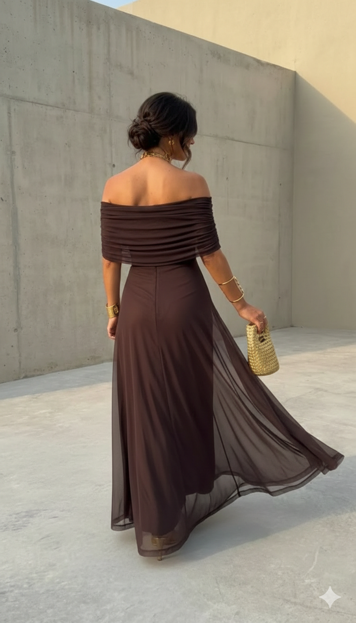 GIORGINA · Vestido largo fluido con diseño elegante
