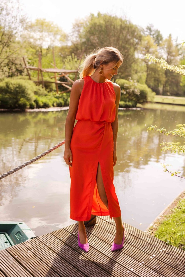 Paloma | Vestido midi sin mangas con cuello alto y diseño fluido